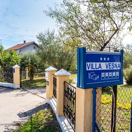 Vila Vesna Lux *